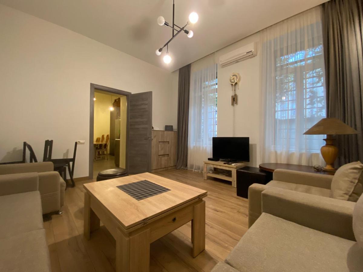 Nice Loft On Uznadze Street Tbilisi Exterior photo