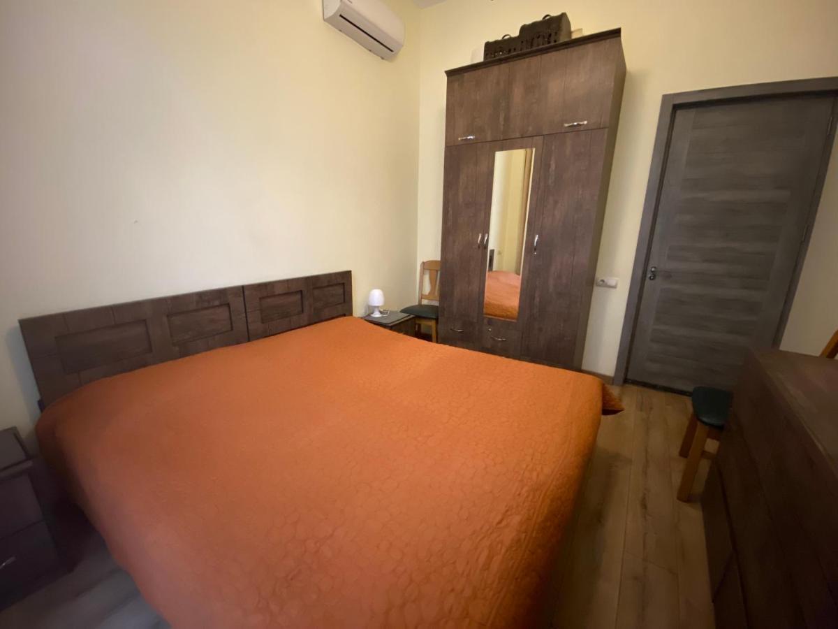 Nice Loft On Uznadze Street Tbilisi Exterior photo